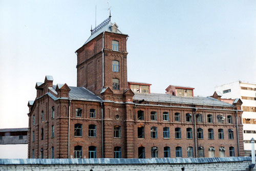 Former Borell mill in Saratov. Built in the 1880s, it continues to be used - contemporary views of this complex are available on the blog of Denis Zhabkin.