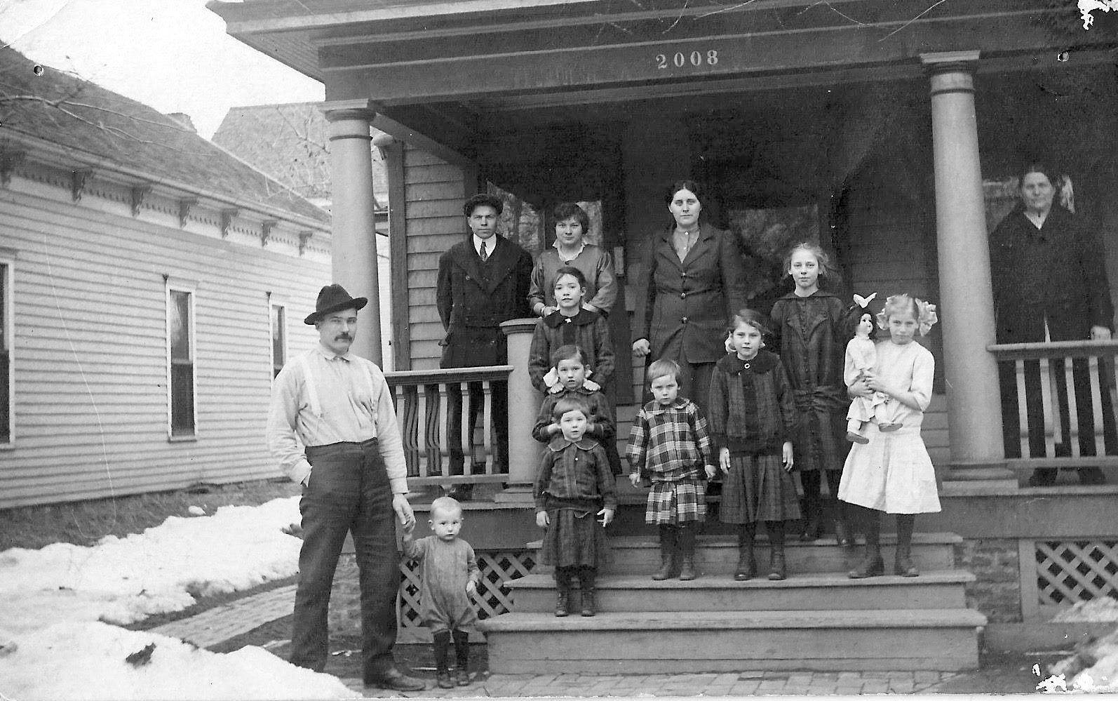 Vogel family at 2008 R Street in Lincoln, NE circa 1915. The family later migrated to Portland, Oregon. Source: Ginny Mapes.