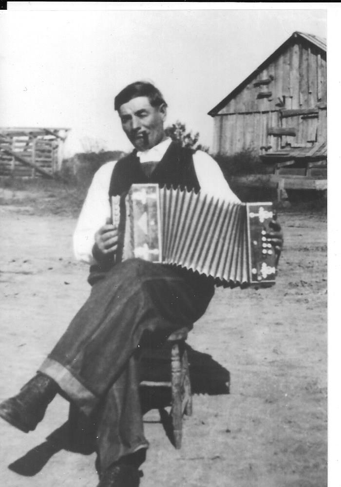 Michael Geist and his accordian Ellis Co., Kansas (1943) Source: FindAGrave.com