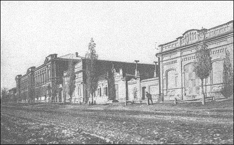 Grain & flour warehouses of the Reineke Brothers (Johann & Konrad) in Saratov. Contemporary views of this complex are available on the blog of Denis Zhabkin. Source: Alexandr Vayhel.