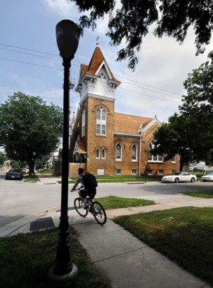 Faith United Church of Church Lincoln, Nebraska Source: Robert Becker (2009).