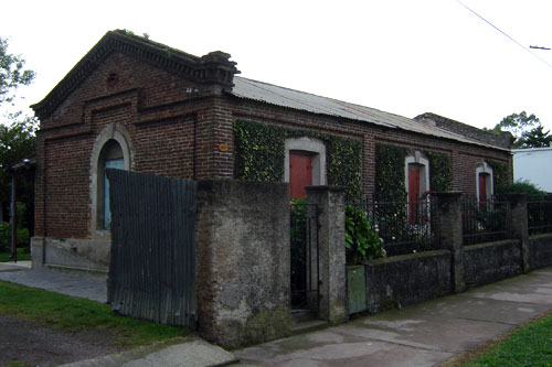 Old Volga German house in Colonia Hinojo. Photographs courtesy of Gerardo Waimann (2008). 