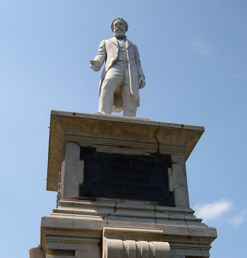 Statue of Eduardo Casey, the owner of the British Company who sold land to the Volga German settlers of San José. Photo courtesy of Gerardo Waimann. 