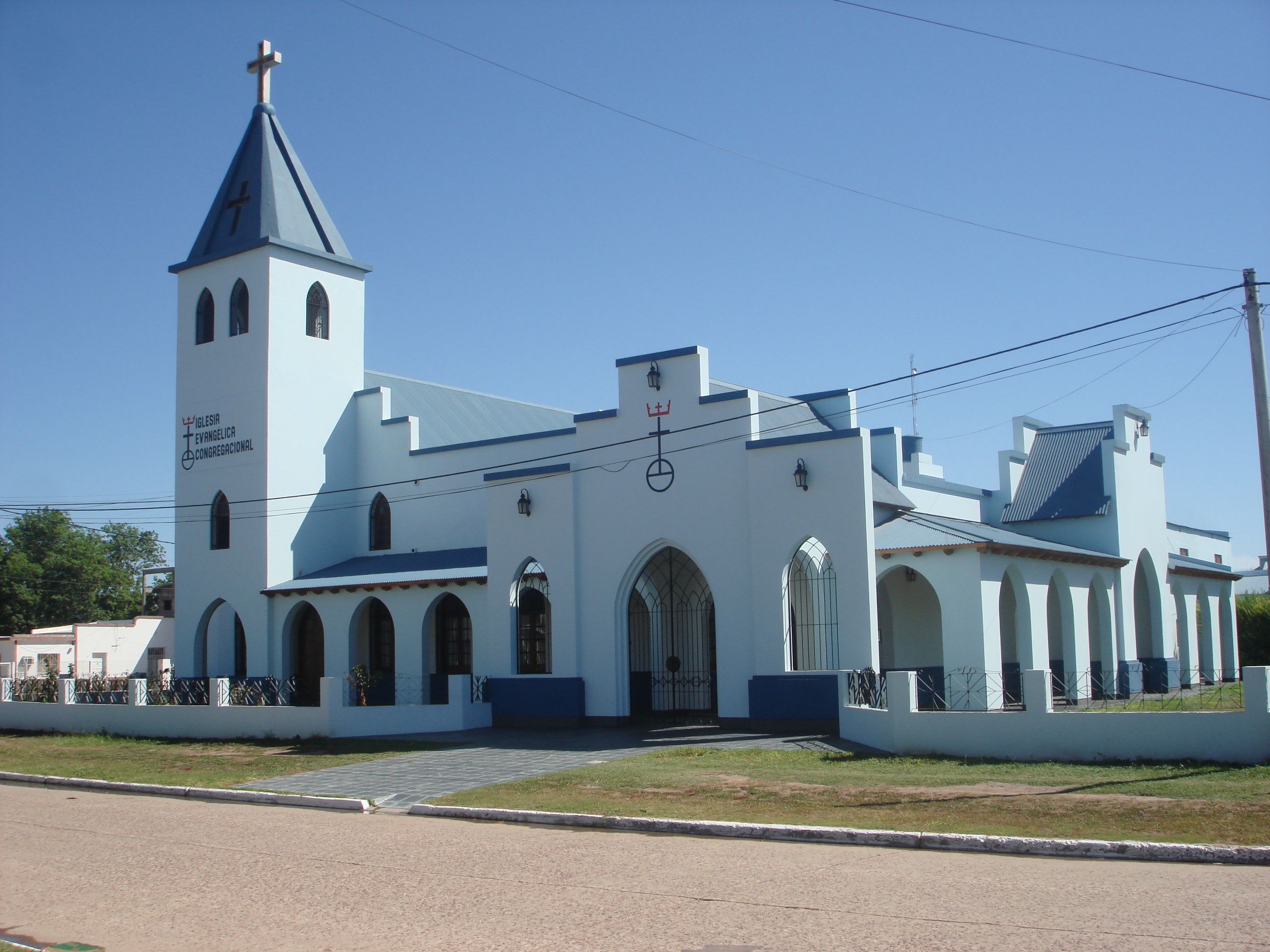 Congregational Church in Coronel Du Graty. Source: Azul Arte Digital.