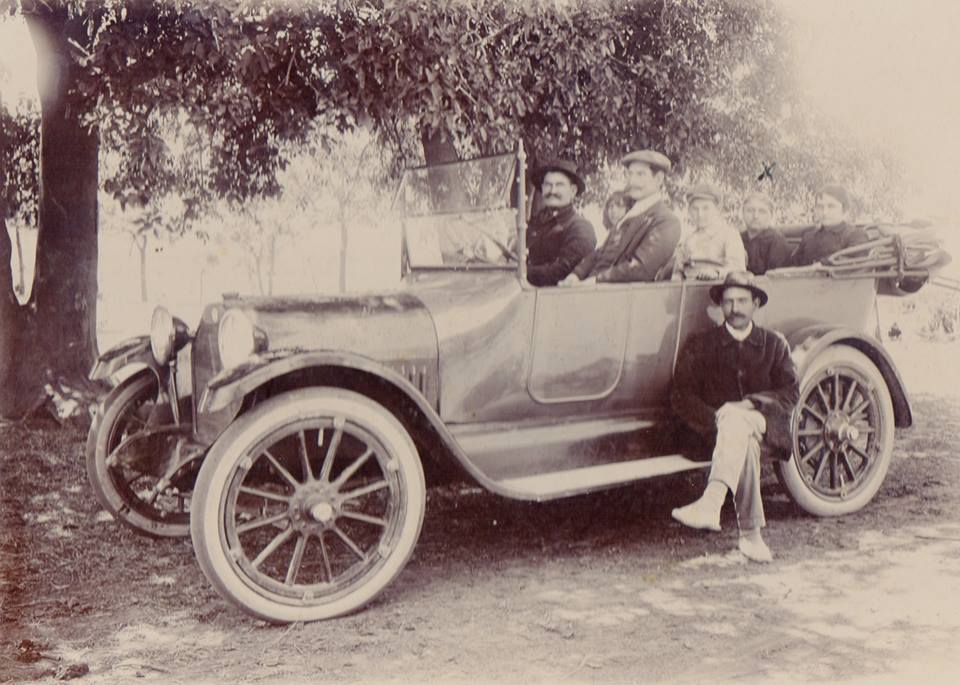 The Micle (Michel) Family.  Photo taken in Diamante (1919)  Source: Aldea Marienfeld FB. 