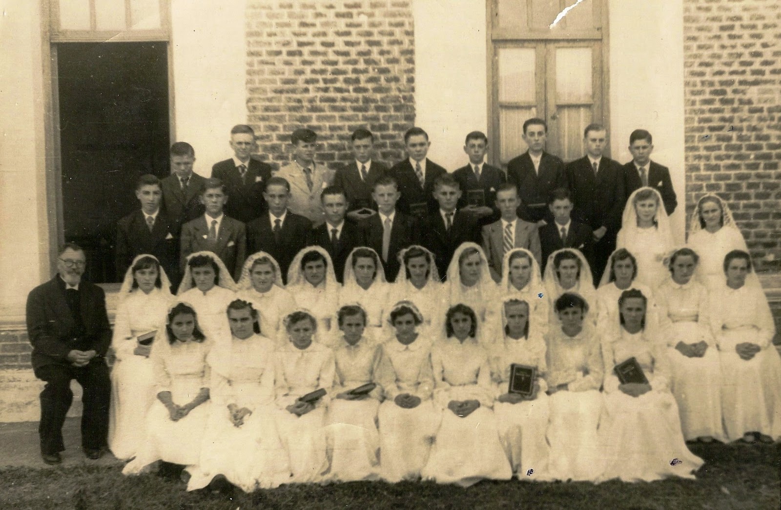 Confirmation at the Lutheran Church in General Galarza 2 March 1958 with Pastor Riffel Source: pastorjakobriffel.blogspot.com