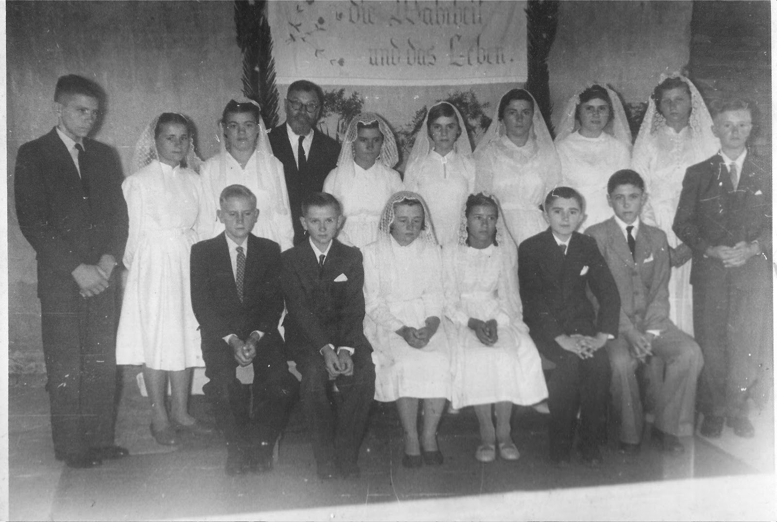 Confirmation at the Lutheran Church in Gualeguaychú with Pastor Riffel (1957) Source: pastorjakobriffel.blogspot.com