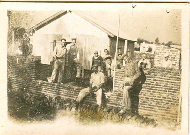 Iglesia Luterana de Pablo Nogués Original church under construction Source: Debora Pfaffenzeller.