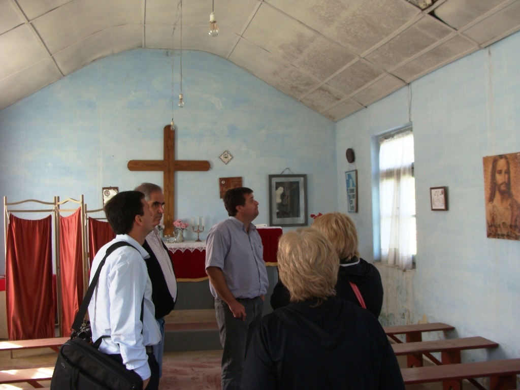 Interior of Emaus Lutheran Church in Rivera, Buenos Aires Prov.Source: dsrmedios (22 March 2012)