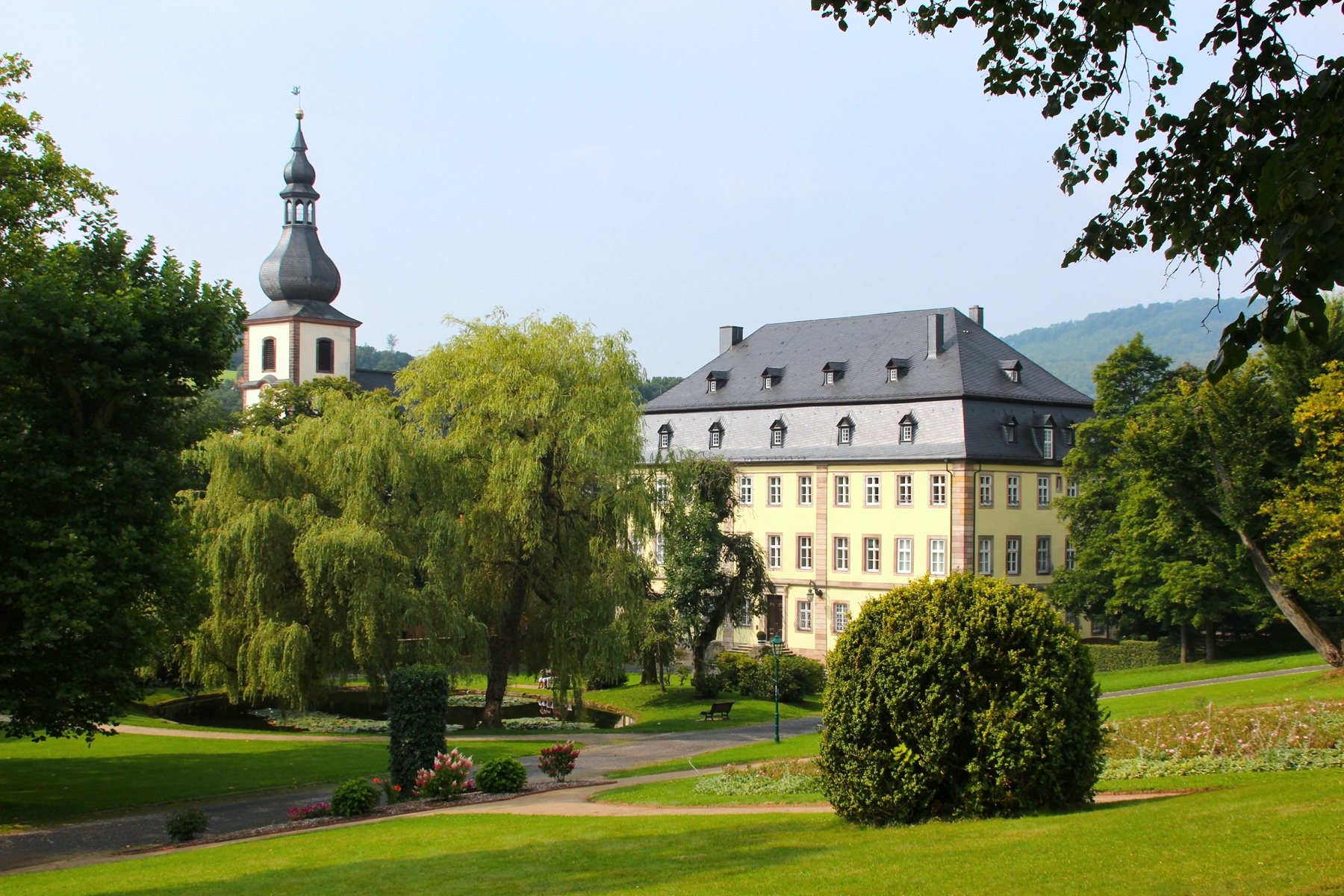 Gersfeld castle. The church spire is shown to the left. Source: Wikimedia Commons.