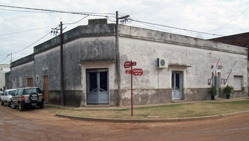 Johann Georg Schlotthauer's store/house in San Antonio - built in 1907. Schlotthauer was the mayor of San Antonio from 1934 to 1971. Source: Schlotthauer's granddaughter, Marcela Schlotthauer.