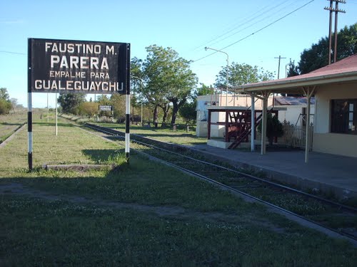 Sign for Parera at the old train station. Source: Rodolfo Julio Velázquez.