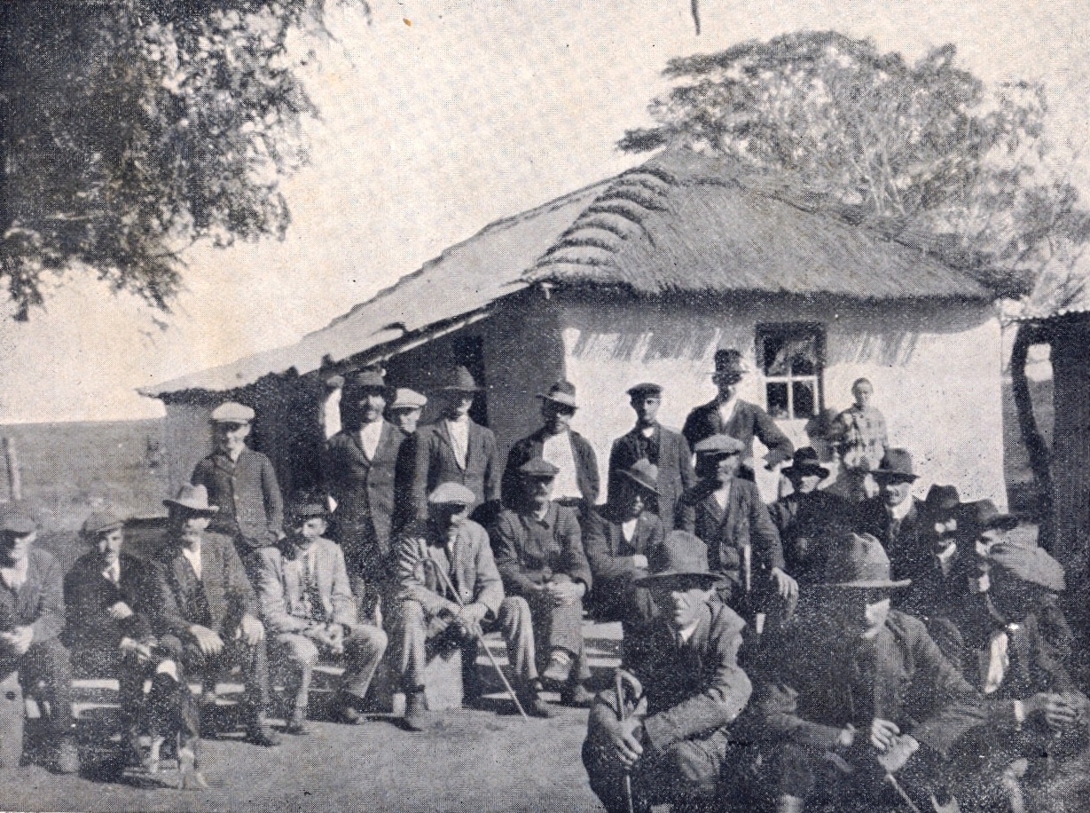 Reunion of farmers in San Bonifacio (1927) Source: Jakob Riffel blogspot.