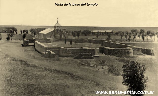 Foundation of Santa Anita church. Original church in the background. Source: santa-anita.com.ar.