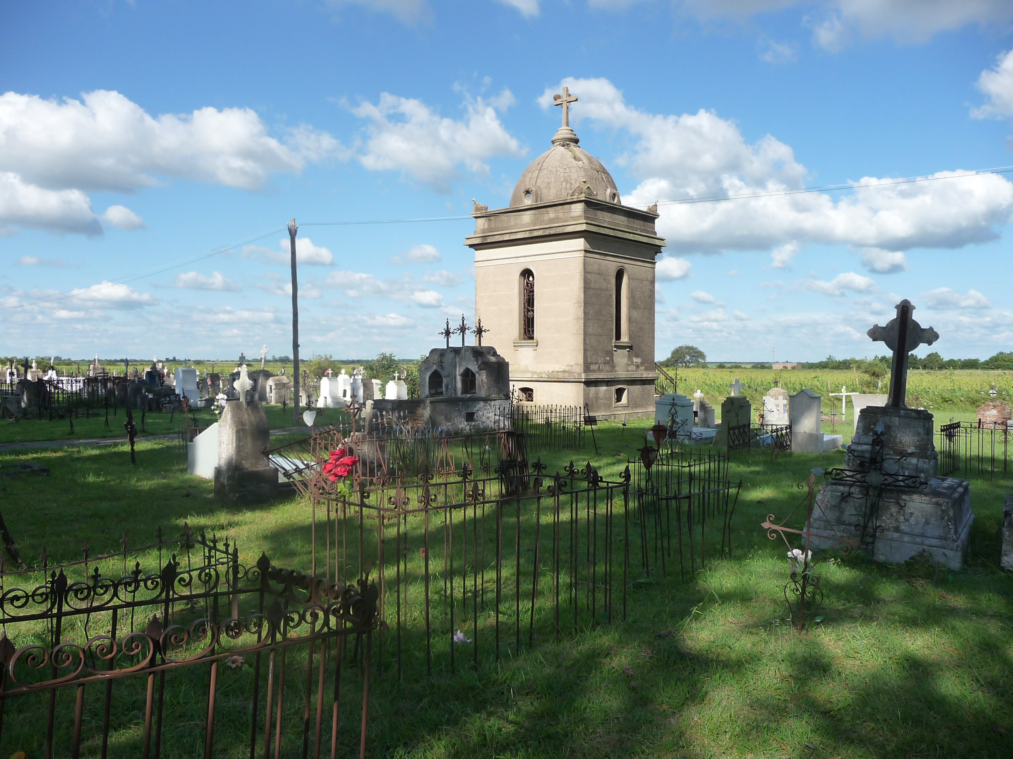 Church cemetery in Santa Maria. Source: Oscar Herrlein.