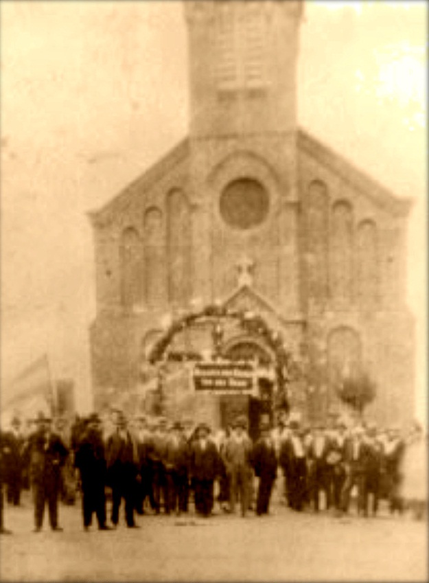 Catholic Church in San José. Source: Luis E. Roldán