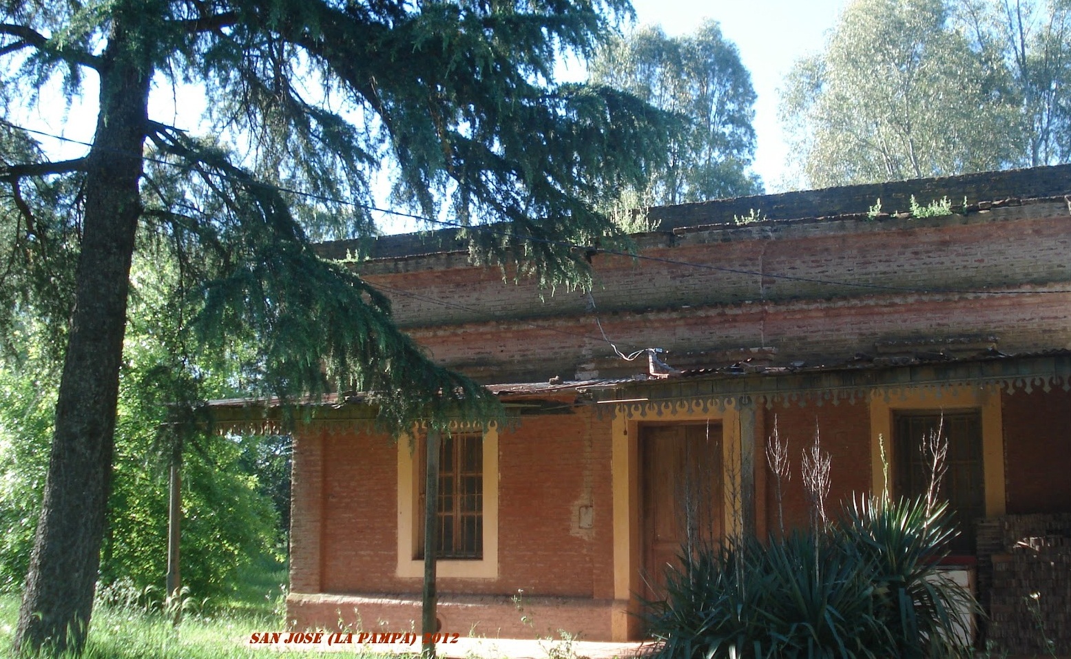 This building served as the first Catholic Church in San José. Source: Luis E. Roldán (2012)