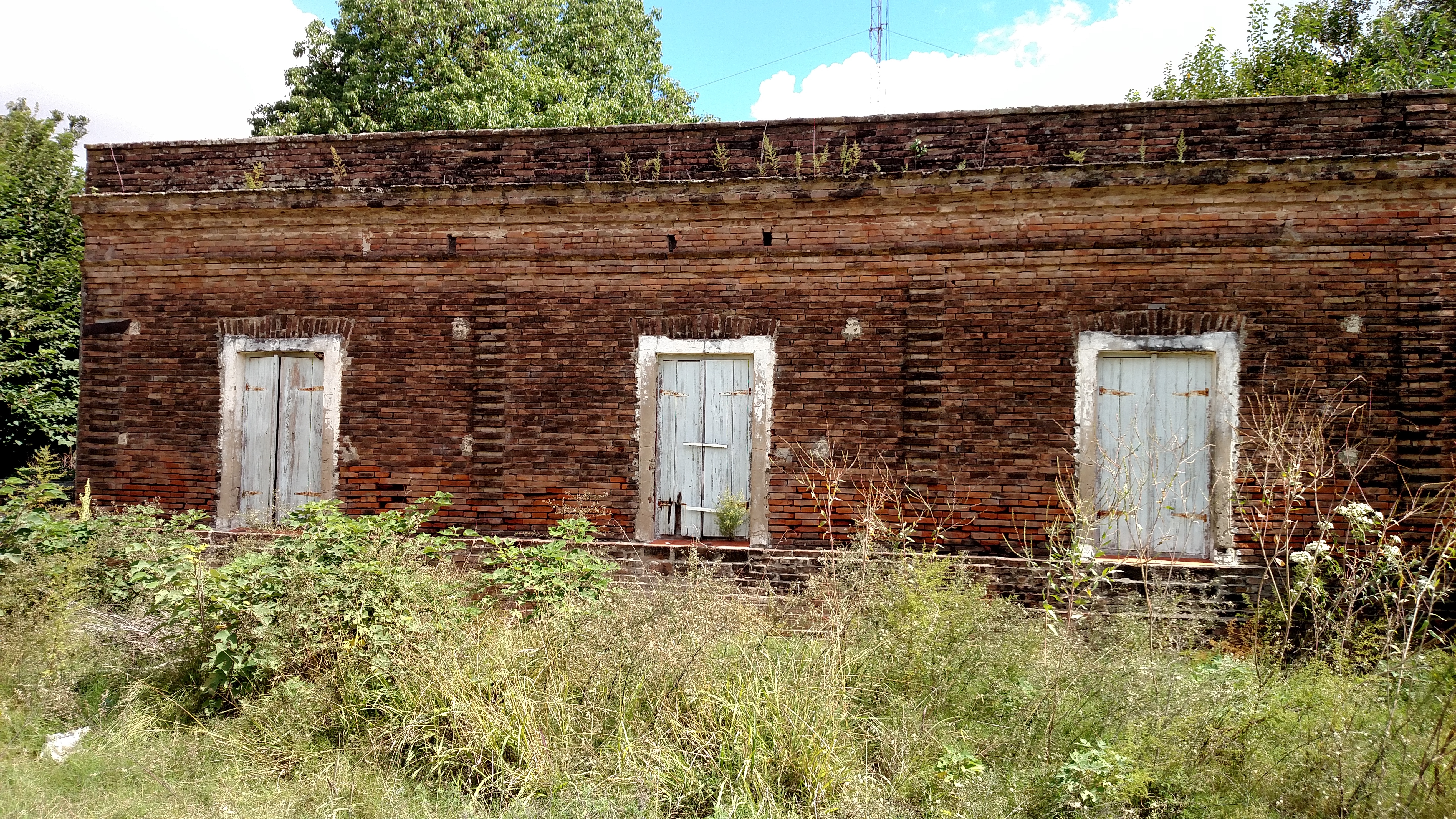 Abandoned German home in Brasilera. Source: Valerie Miller.