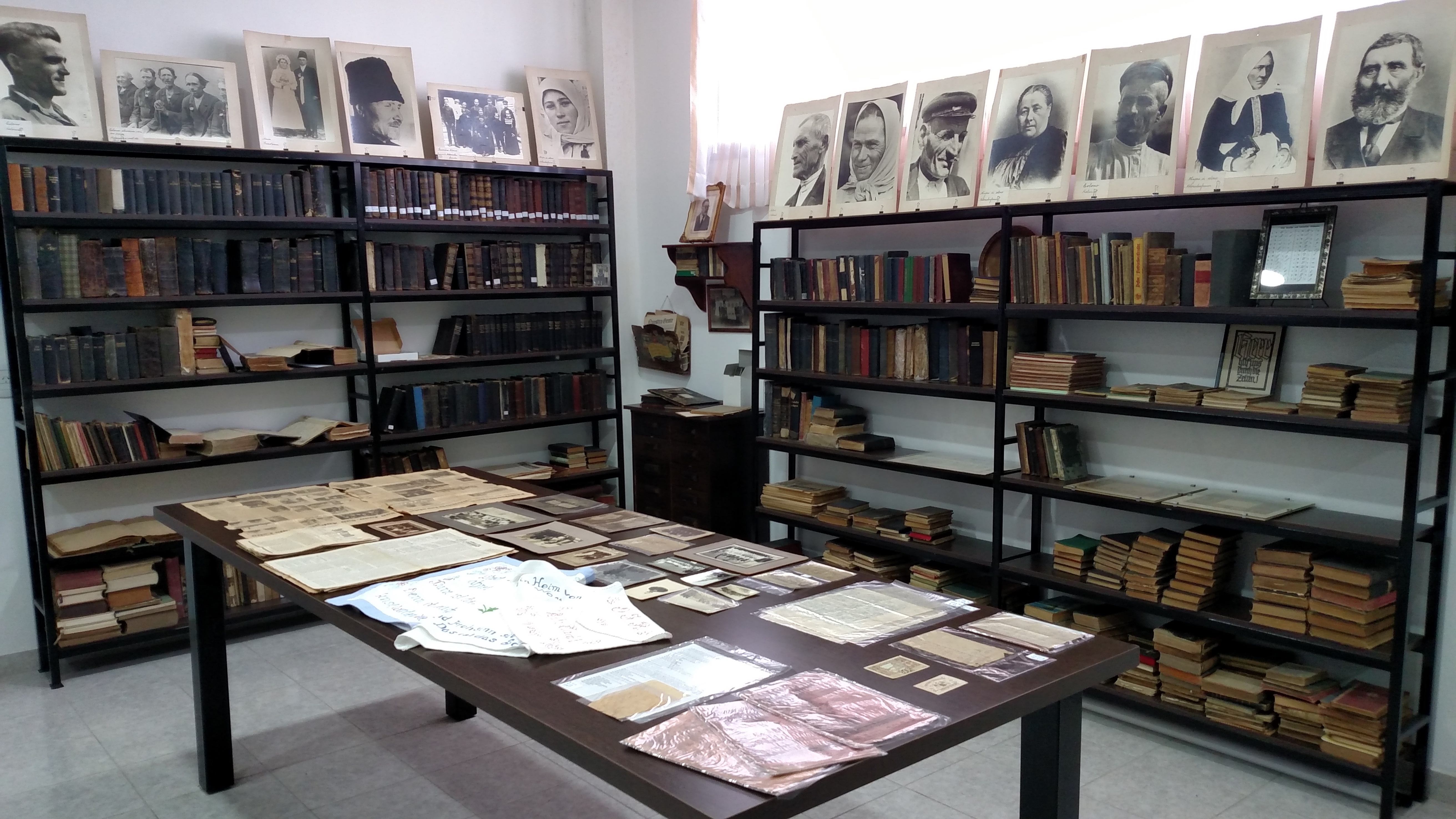 A section of the library of the Association of the Descendants of Volga Germans in Gualeguaychú. Source: Valerie Miller.