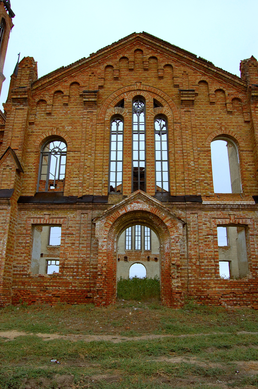 Side profile of the church is Messer. Source: Steve Schreiber (2006).