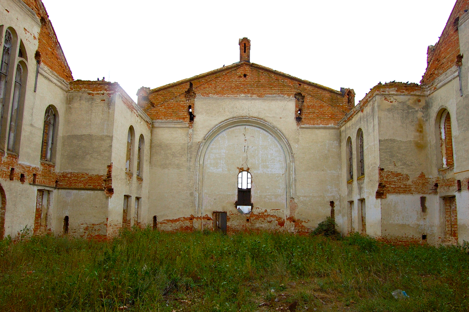 Interior of the church is Messer. Source: Steve Schreiber (2006).