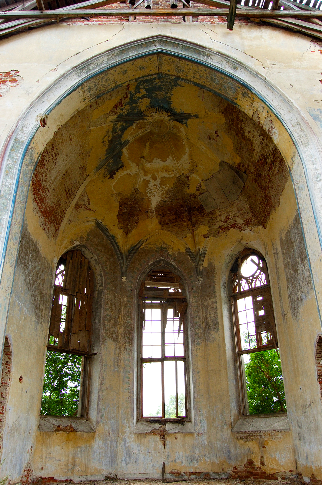 Interior of the church in Kamenka. Source: Steve Schreiber (2006).