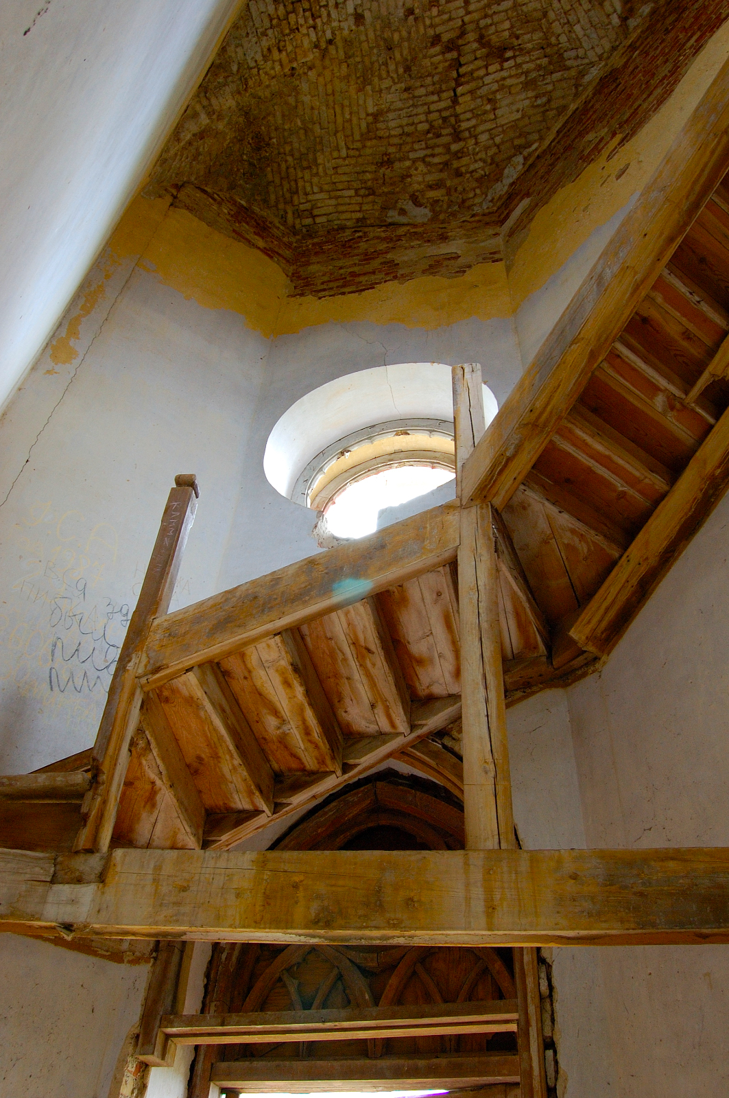 Stairway leading to the steeple of the church in Kamenka. Source: Steve Schreiber (2006).