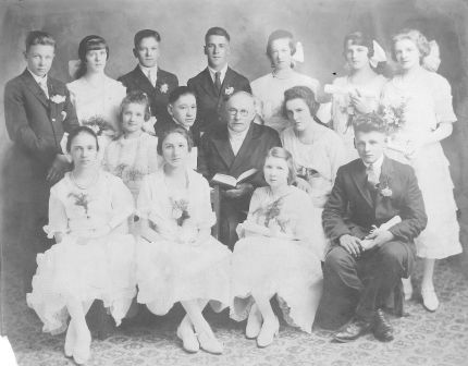 1918 Confirmation Class Ebenezer Congregational Church Source: Jerry Schleining Collection.