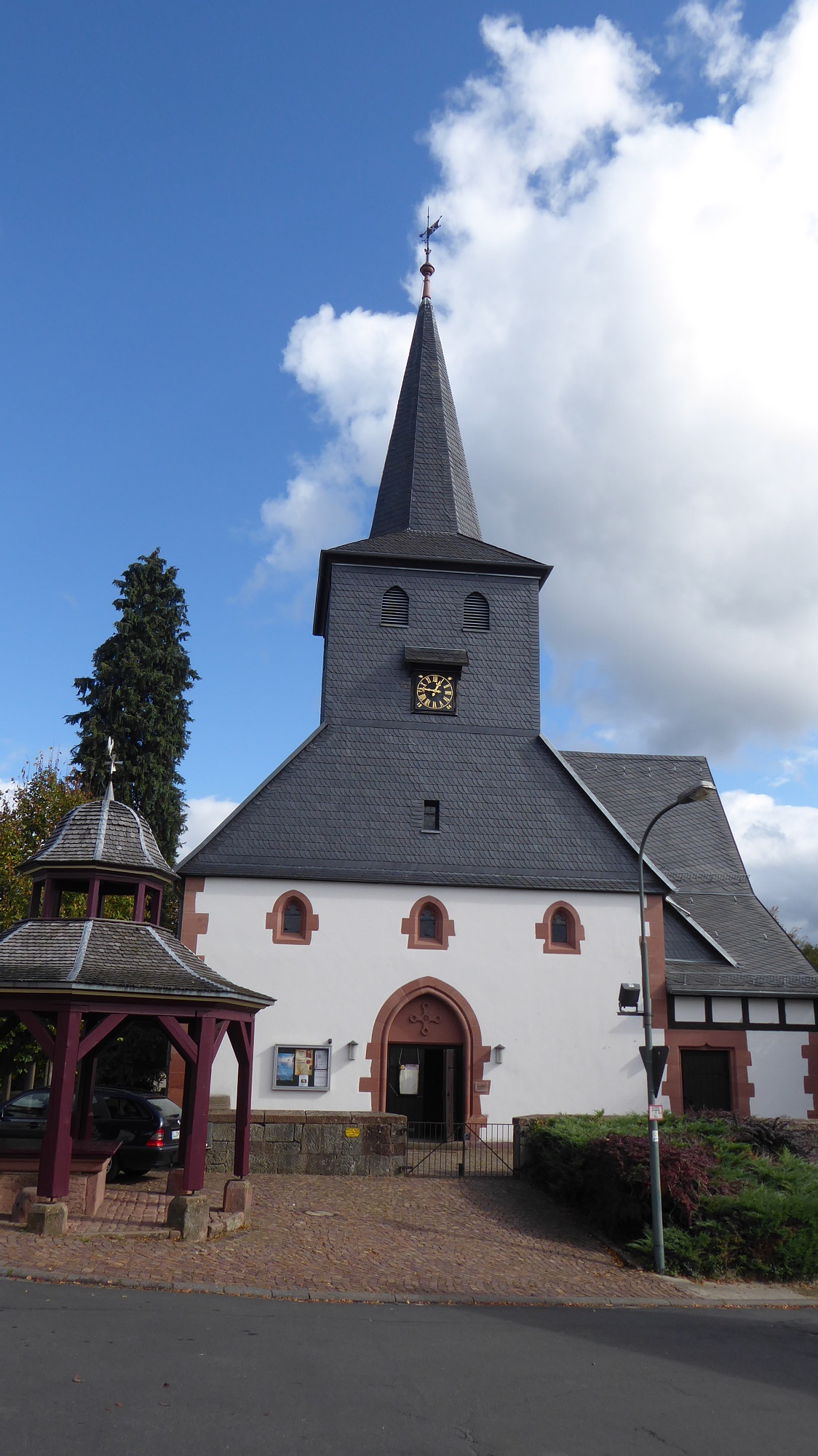 Exterior of the Christi Himmelfahrt Kirche in Altengronau. Courtesy of Roger Burbank.