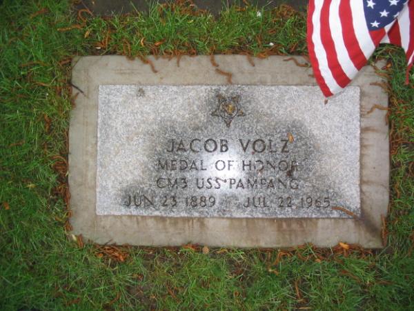 Tombstone of Jacob Volz in the Lincoln Memorial Park Cemetery in Portland, Oregon.