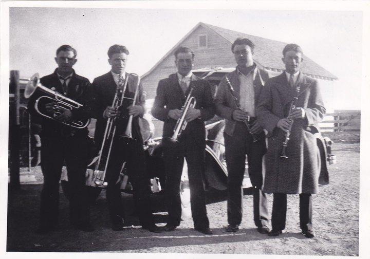 The Paul Weingardt Dutch Hop Band  (L-R) Frank, Paul, Alex, Sully, & Joe  Source: Colorado Dutch Hop (FaceBook)