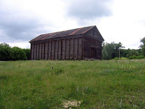 Former Volga German grain storage building in Anton (2010). Source: E. Moshkova.