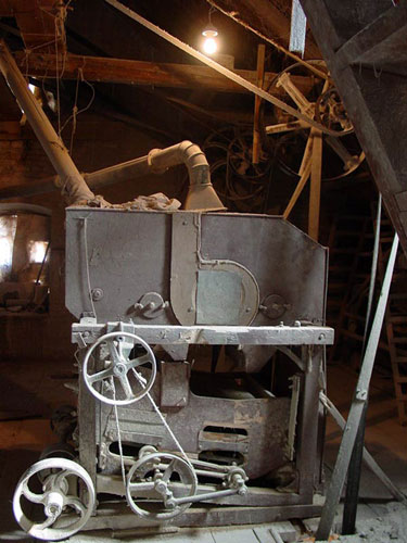 Brabander mill equipment continues in use after 100 years. Source: Steve Schreiber.