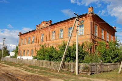 School in Frank (2006). Courtesy of Steve Schreiber.