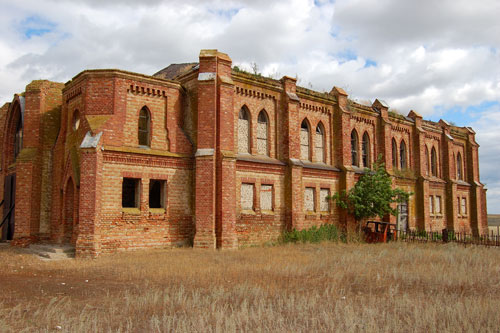 Marienberg Church in 2006. Source: Steve Schreiber. According to Dr. William Wiest, who visited Marienberg in 1993, the local people tell a story of the church being slammed by trucks and tanks in the Soviet era, but it would not fall.