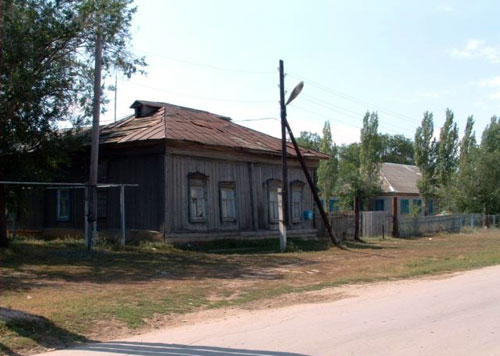 Former German houses in Straub. Photo taken in August 2003 by Sharon White.