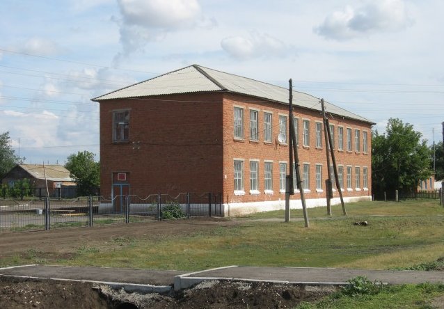 School in Gnadenflur (2008). Source: Alexander Winter.