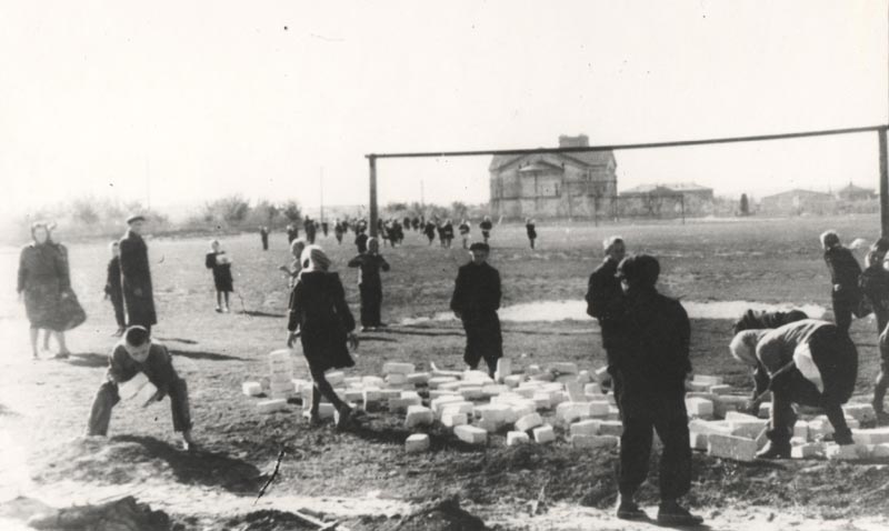 In the background is Hussenbach's former Lutheran Church (1960s). Source: Andrei Fetisov.