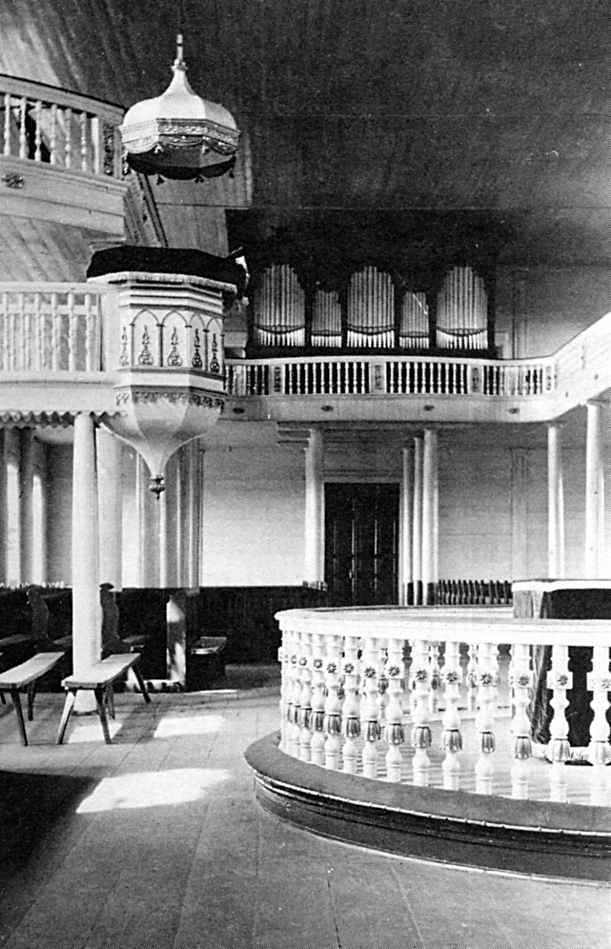 Norka Church interior showing the organ at the back of the sanctuary (1912). Source: AHSGR Journal, Summer 1985.