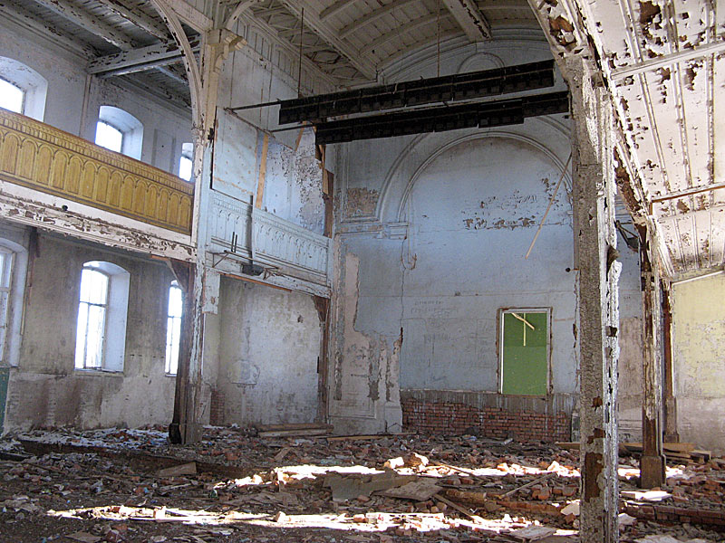 Rosenheim Lutheran Church. Evidence of its conversion into a theatre is visible. Courtesy of Alexander Bashkatov (2007).