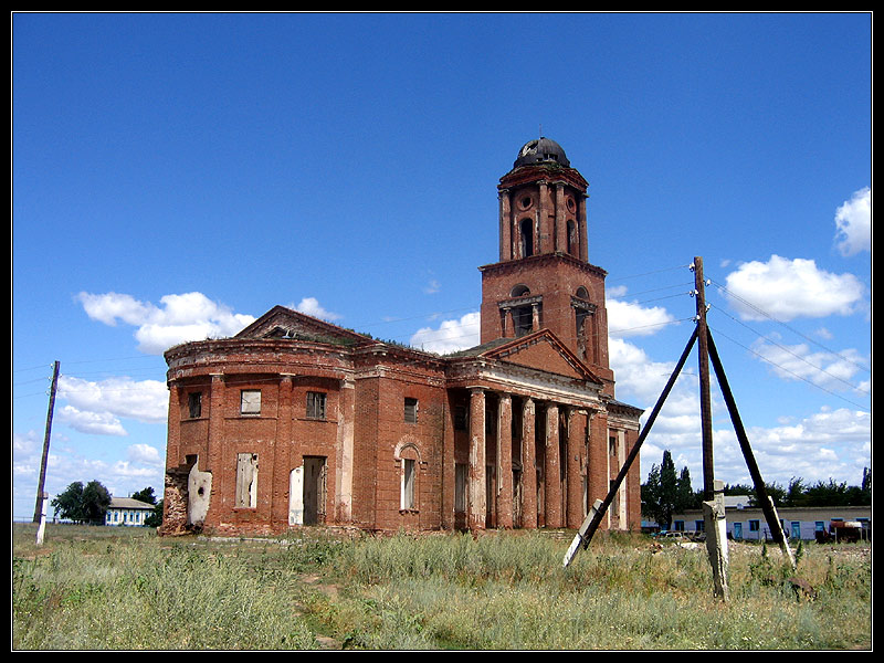 Warenburg Lutheran Church (2006). Source: Alexander Bashkatov.