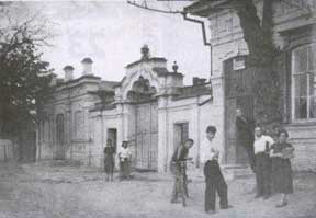 Miller School in Warenburg (1930s). Source: Alexandra Schmall.