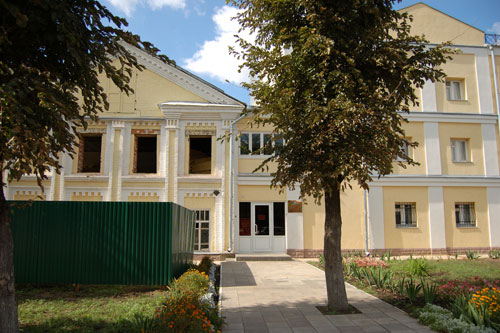 Archive of the Volga Germans in Engels (2006). The new archive building is on the right. The old building is on the left. Photo courtesy of Steve Schreiber.